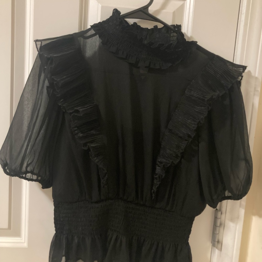 Elegant Guess Black Ruffled Blouse